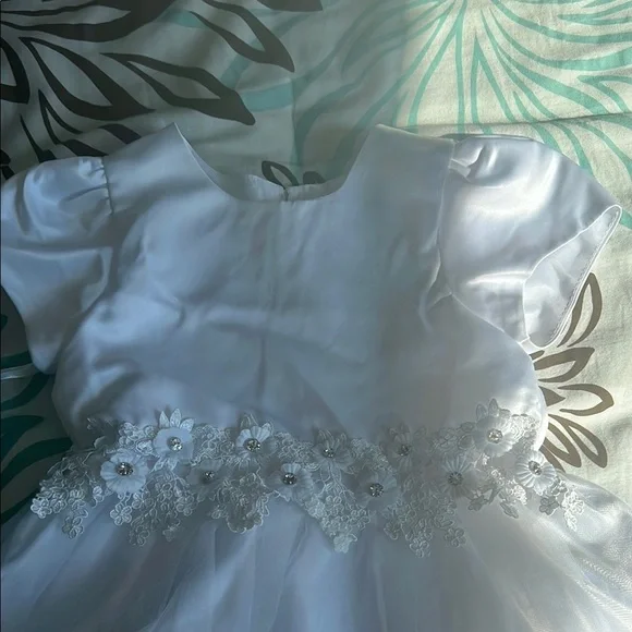 White with lace trim girls’ dress with bow headband size 3 - Picture 3 of 14